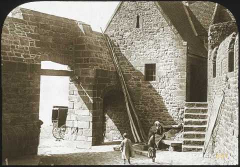 Entrée du village (Mont-Saint-Michel)